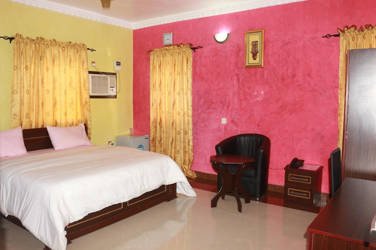 Cute Villa Hotel And Suites Уйо Экстерьер фото