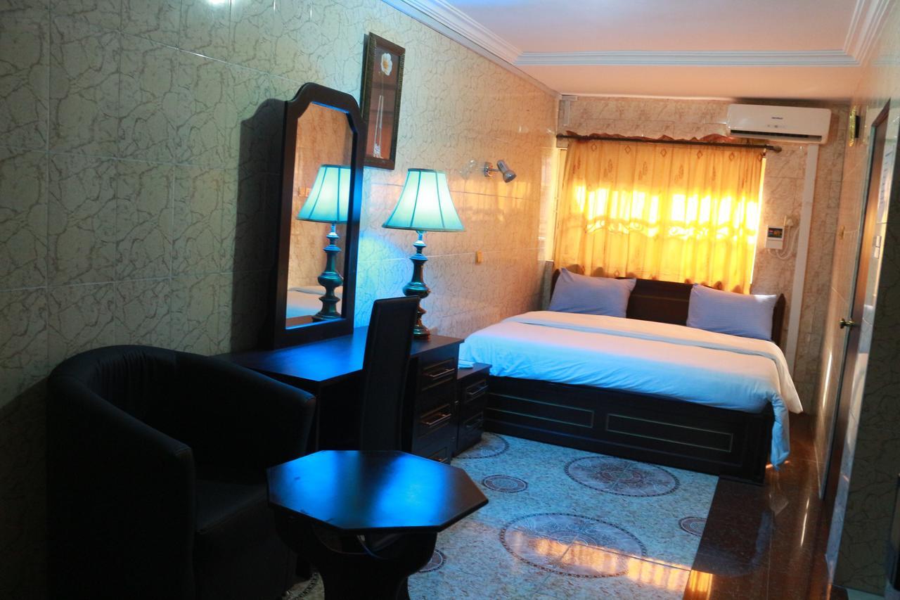 Cute Villa Hotel And Suites Уйо Экстерьер фото