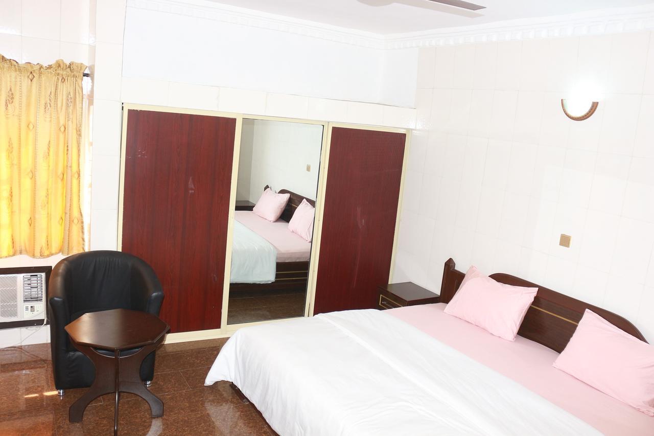 Cute Villa Hotel And Suites Уйо Экстерьер фото